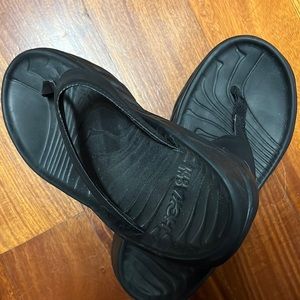 Hoka Recovery slides